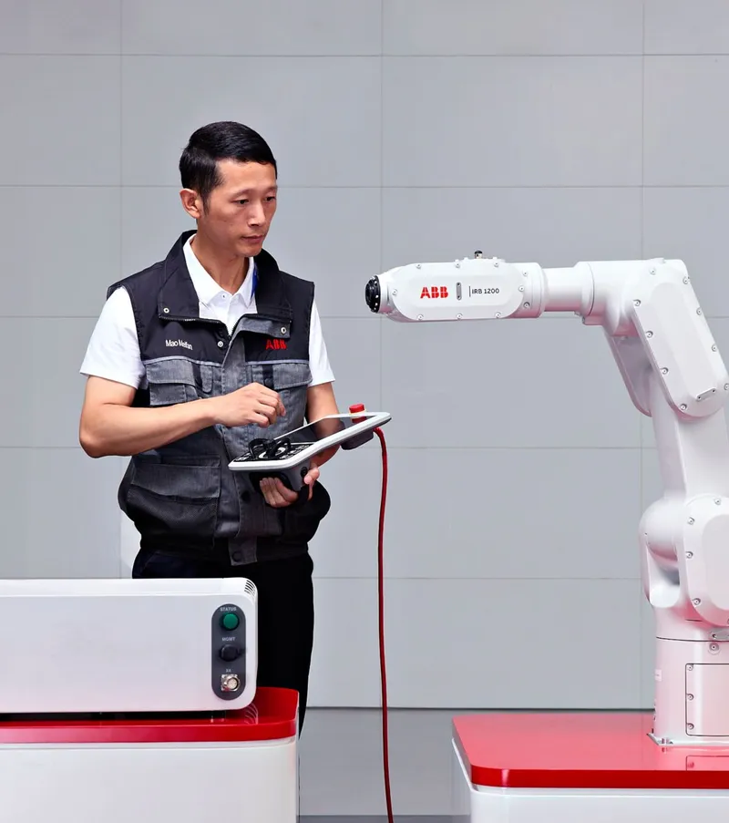 ABB Robotics IRB 1200-7/0.7 — view 2