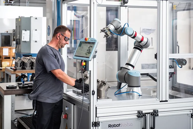 Universal Robots UR16e — view 3