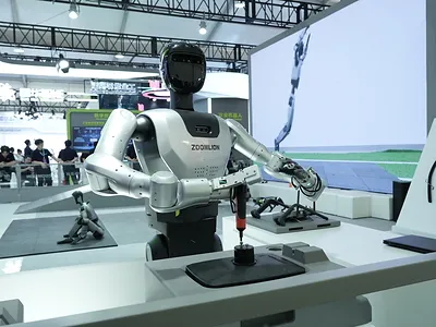Zoomlion's Z01, Z03 Humanoids Handle Wire Harnesses, Mirrors